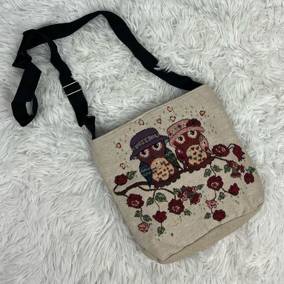 Vintage Handbags - VINTAGE Stitched Owl Crossbody Purse